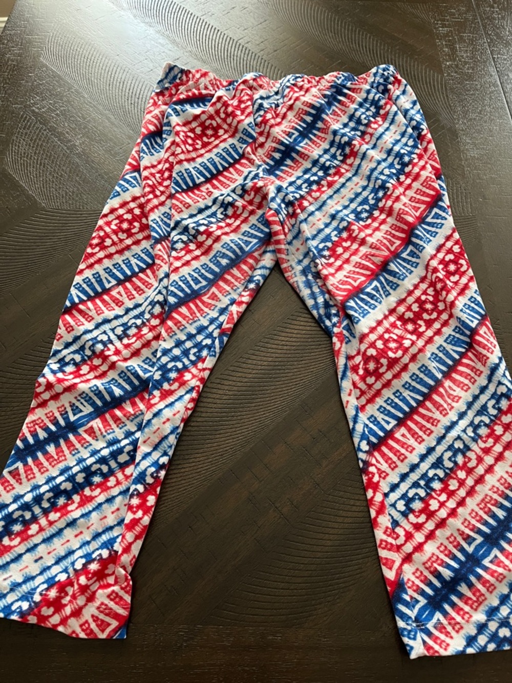 Women’s Red & Blue Printed Pull-On Capris